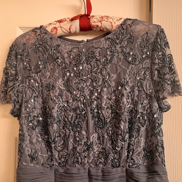 JS Collections Evening Gown. - Picture 4 of 5